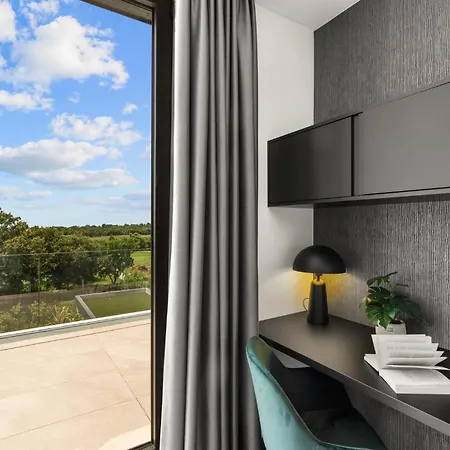 Lovely In Nova Vas With Sauna Пореч