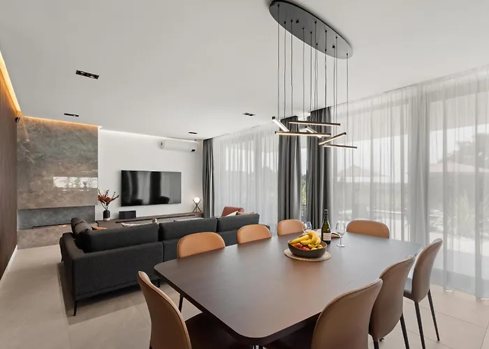 Lovely In Nova Vas With Sauna Vakantiehuis Poreč